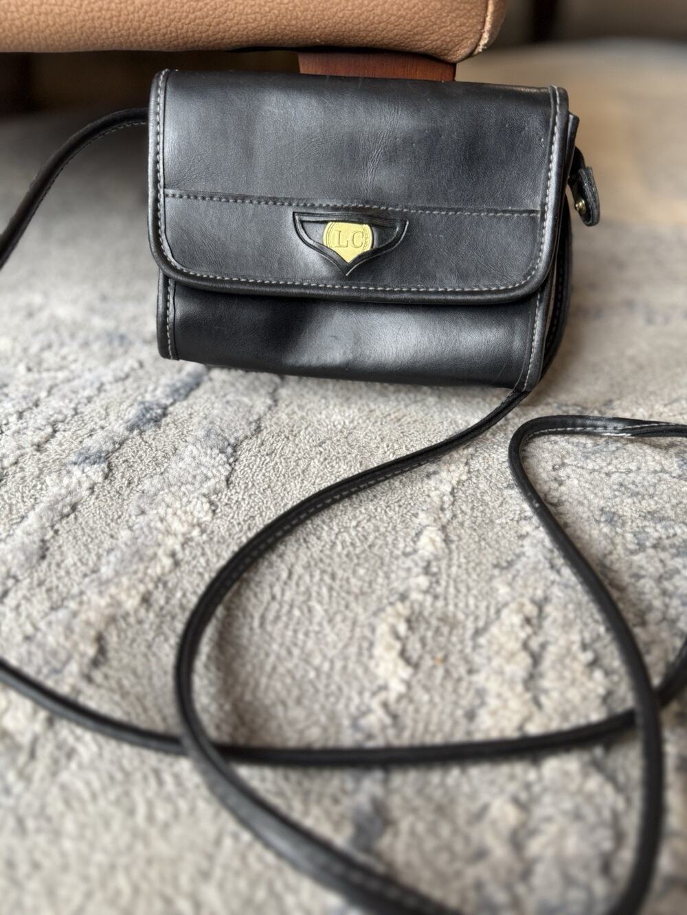 LIZ CLAIBORNE Small Crossbody Bag Wallet Shoulder Strap Black d